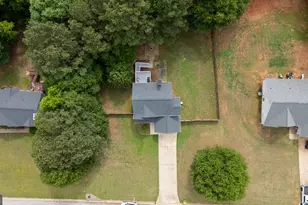 562 Brewer Dr, Locust Grove, GA 30248 - Photo 1