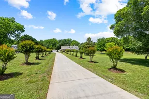 466 Bob Smith Rd, Sharpsburg, GA 30277 - Photo 5