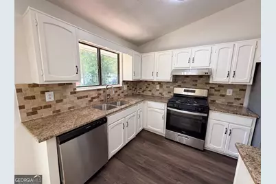 817 Greenhedge Way, Stone Mountain, GA 30088 - Photo 15