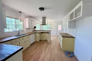 347 S College St, Metter, GA 30439 - Photo 9