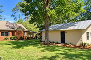 347 S College St, Metter, GA 30439 - Photo 17