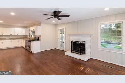 4090 Land O Lakes Drive NE, Atlanta, GA 30342 - Photo 25