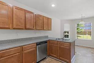 992 Brisley Cir, Hampton, GA 30228 - Photo 9