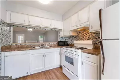 3724 Jamestown Court, Atlanta, GA 30340 - Photo 3