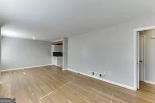 300 Forest St, Buford, GA 30518 - Photo 15