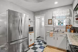 2224 E 38th St, Savannah, GA 31404 - Photo 11