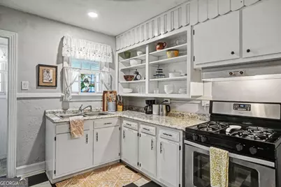 2224 E 38th Street, Savannah, GA 31404 - Photo 9