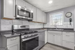 917 Porter St, Savannah, GA 31415 - Photo 15