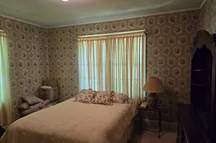 909 Thomaston St, Barnesville, GA 30204 - Photo 17
