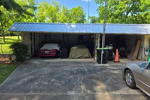 909 Thomaston St, Barnesville, GA 30204 - Photo 5