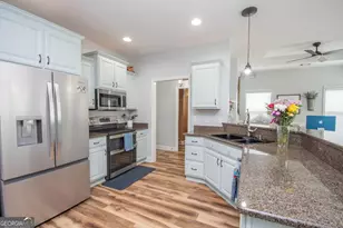 128 Windsor Ct, Williamson, GA 30292 - Photo 9