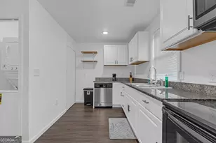 2533 Godfrey Dr NW, Atlanta, GA 30318 - Photo 9