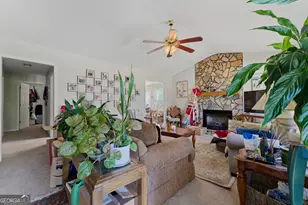 800 Lodgeview Dr, Bethlehem, GA 30620 - Photo 5
