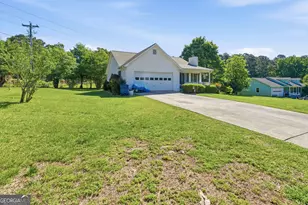 800 Lodgeview Dr, Bethlehem, GA 30620 - Photo 1