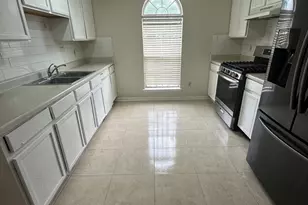 465 Eagles Crossing Cir, Riverdale, GA 30274 - Photo 3