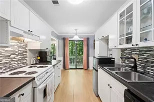 8740 Roswell Rd, Atlanta, GA 30350 - Photo 17