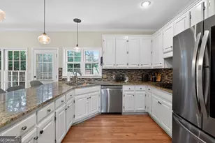 1227 Camden Hunt Dr, Lawrenceville, GA 30043 - Photo 5