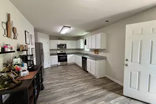 909 River Crossing, Jefferson, GA 30549 - Photo 5