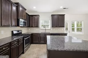 6744 Oak Hill Pl, Fairburn, GA 30213 - Photo 11