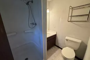 420 Wilson Ave, Lyons, GA 30436 - Photo 5