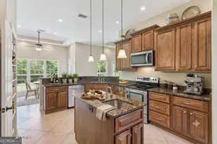 190 Lakes Dr, Brunswick, GA 31523 - Photo 3