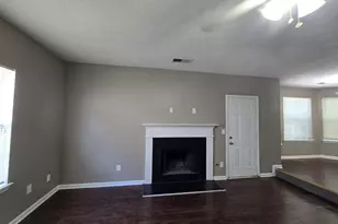 5836 Wellborn Creek Dr, Lithonia, GA 30058 - Photo 3