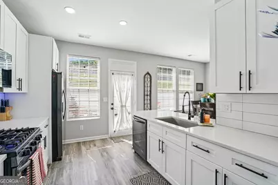 5301 Paramount View Way, Sugar Hill, GA 30518 - Photo 13