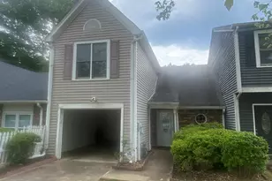 384 Lakeridge Ct, Riverdale, GA 30274 - Photo 1