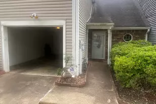 384 Lakeridge Ct, Riverdale, GA 30274 - Photo 3