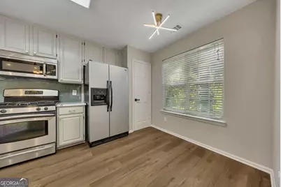 4704 Vineyard Court SE, Smyrna, GA 30082 - Photo 9