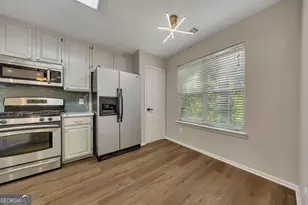 4704 Vineyard Ct SE, Smyrna, GA 30082 - Photo 9