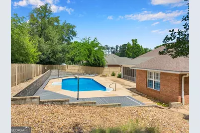 300 Oak Pointe Drive, Dublin, GA 31021 - Photo 5