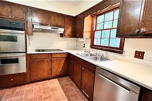 4056 White Oak Ln SW, Lilburn, GA 30047 - Photo 5