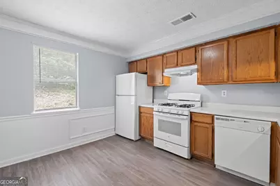 356 N 19th Street #B, Griffin, GA 30223 - Photo 5