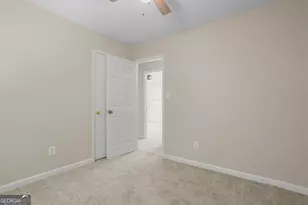 4975 Galbraith Cir, Stone Mountain, GA 30088 - Photo 19