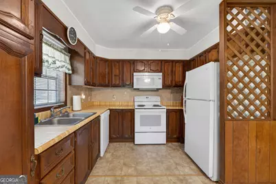 100 Bass Circle, Jackson, GA 30233 - Photo 33