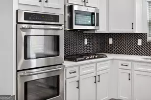 5768 Grande River Rd, Atlanta, GA 30349 - Photo 15