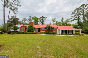 94 W Thigpen Ave, Lakeland, GA 31635 - Photo 1