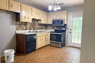 140 Lanier Dr, Statesboro, GA 30458 - Photo 3