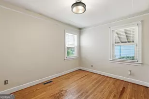 2103 E 37th St, Savannah, GA 31404 - Photo 11