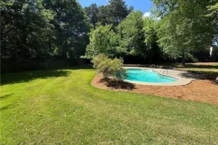 555 Saddle Creek Cir, Roswell, GA 30076 - Photo 5