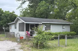 4552 Hunt St, Jacksonville, FL 32254 - Photo 3