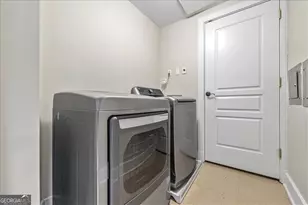 700 Park Regency Pl, Atlanta, GA 30326 - Photo 7