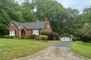 704 Woodland Dr, Griffin, GA 30224 - Photo 1