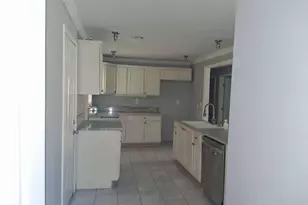1032 Valley View Rd SE, Atlanta, GA 30315 - Photo 5