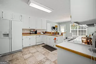 240 Albertas Ct, McDonough, GA 30252 - Photo 9