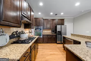 127 Shoreline Cir, Newnan, GA 30263 - Photo 13