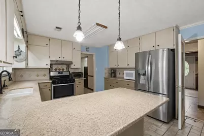 1888 Abbey Court, Conyers, GA 30012 - Photo 9