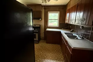 528 Pinecrest Dr, Riverdale, GA 30274 - Photo 9