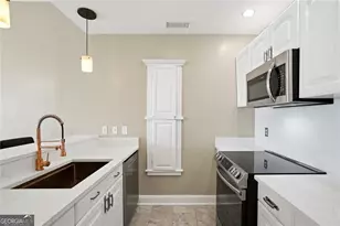 3481 Lakeside Dr, Atlanta, GA 30326 - Photo 15